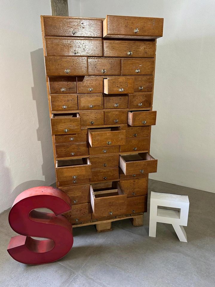 Schubladenkommode, Holzschrank in Schöffengrund