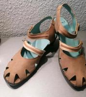 Schuhe Think! Sandalen  Größe 42 beige Niedersachsen - Wallenhorst Vorschau