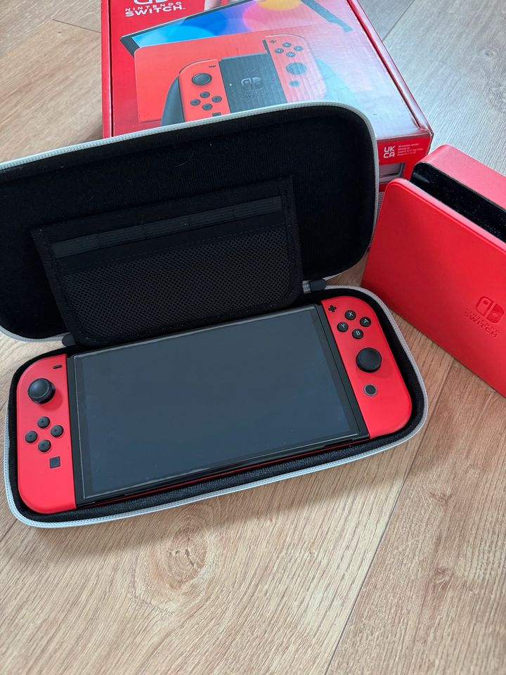 NINTENDO Switch OLED Modell Mario-Edition (rot) in Weingarten