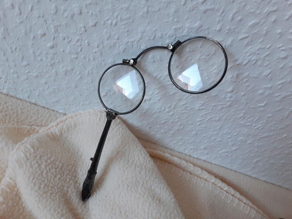 Vintage "Binokel", Lorgnette, Silber, Brille in Sindelfingen