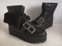 Damen Schuhe Boots Stiefel UGG Gr 39 schwarz Leder Lammfell Nordrhein-Westfalen - Erkrath Vorschau