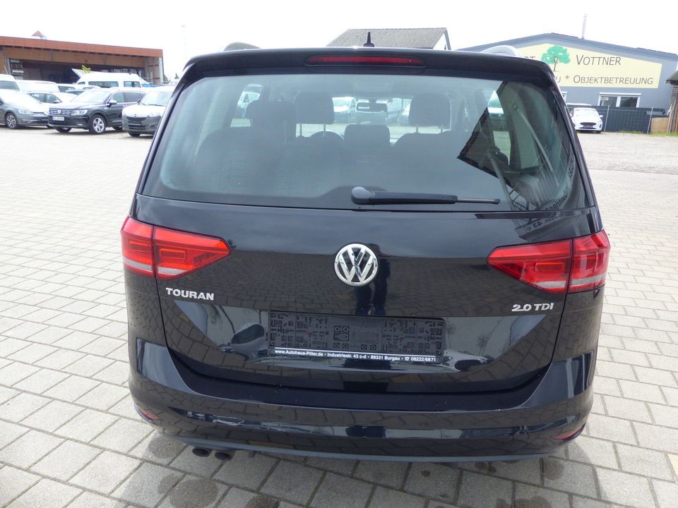 Volkswagen Touran Comfortline BMT*DSG*5 Sitzer*Navi*ACC in Burgau