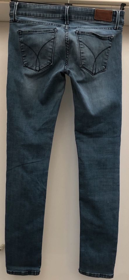 Calvin Klein Jeans Mid Rise Skinny W27 L32 neuwertig in Wiesbaden