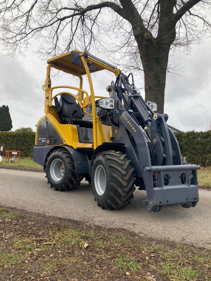 Eurotrac W11 Hoflader Kipplast 850kg  Kubota  Radlader Hoftrac in Heemsen