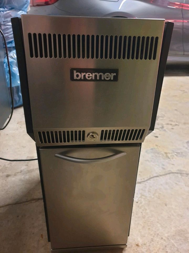 Bremer Viva Kaffeemaschine+Kühlschrank und Tassenwärmer in Frankfurt am Main