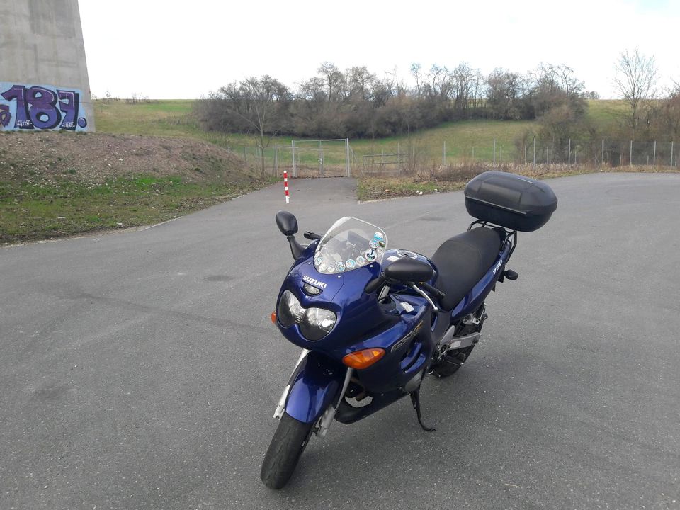 Suzuki GSX 750F in Nürnberg (Mittelfr)