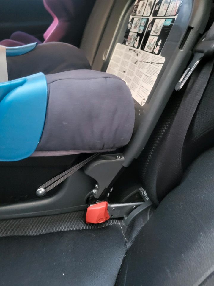 Römer Babyschale mit Isofix in Dorndorf