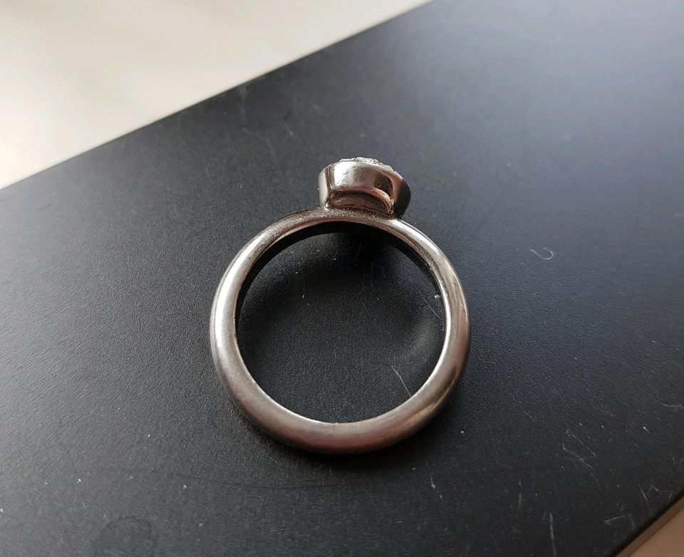 Ring mit gefassten Zirkonia, 18 in Hauenstein