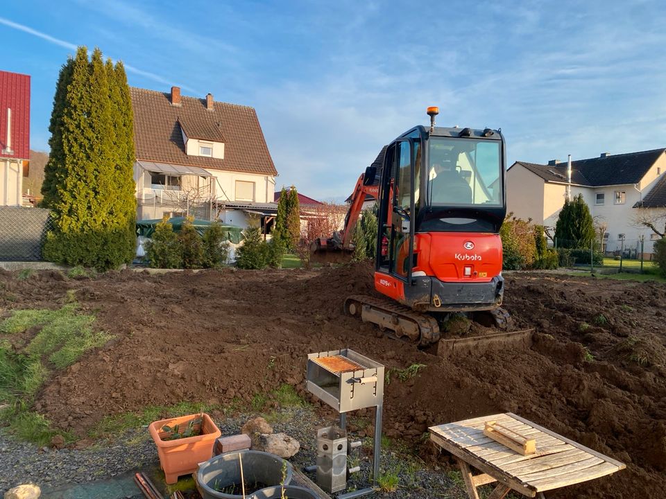 Baggerarbeit, Erdarbeiten, Gartenarbeit, Rollrasen in Fritzlar