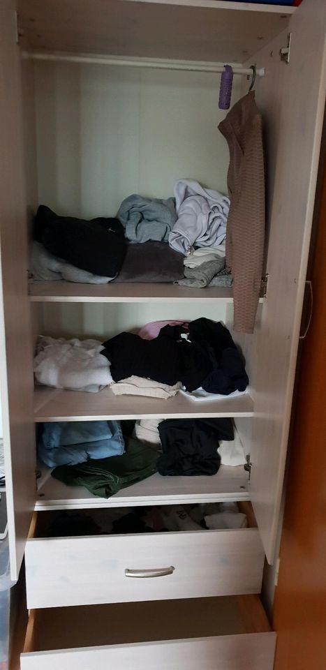 Flexa Kleiderschrank in Erkrath