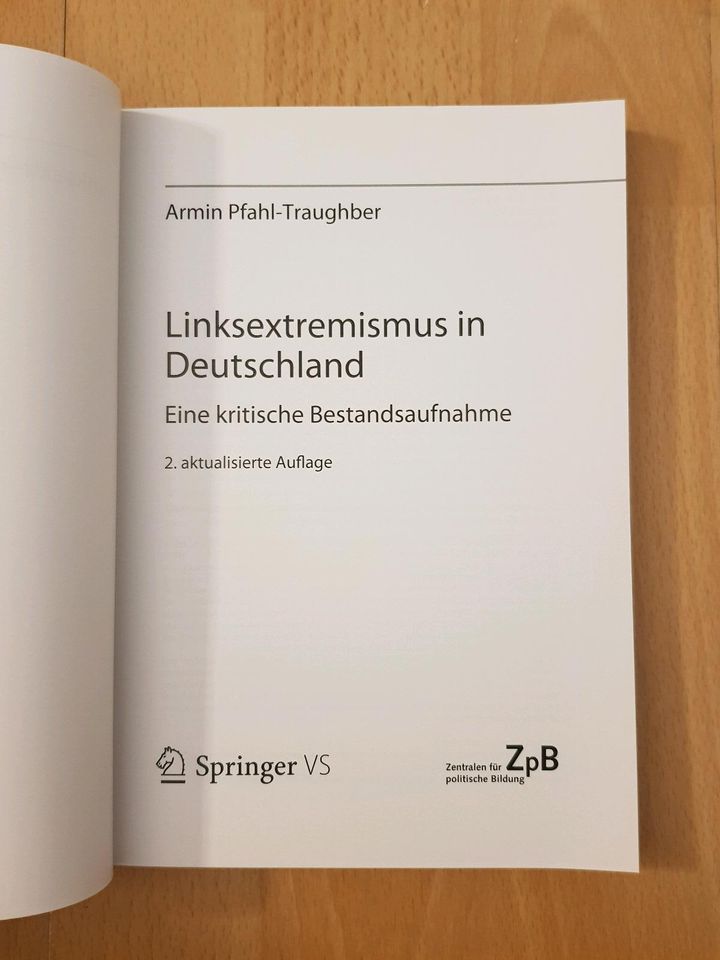 Pfahl-Traughber Linksextremismus Deutschland Springer Buch Bücher in Frankfurt am Main