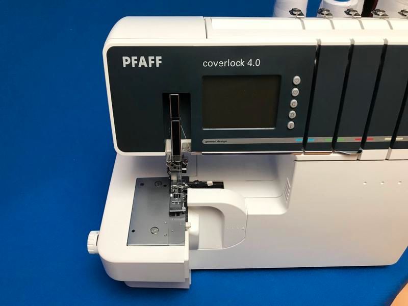 Nähmaschine Pfaff 4.0 Overlock Coverlock kombi Garantie 12 Monate in Ludwigsburg