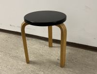 Alvar Aalto Hocker Modell 60 schwarz natur Schlitzschrauben München - Schwabing-Freimann Vorschau