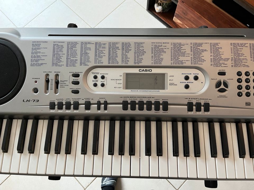 Keyboard Casio LK73 inkl. Verstellbaren Ständer in NordrheinWestfalen