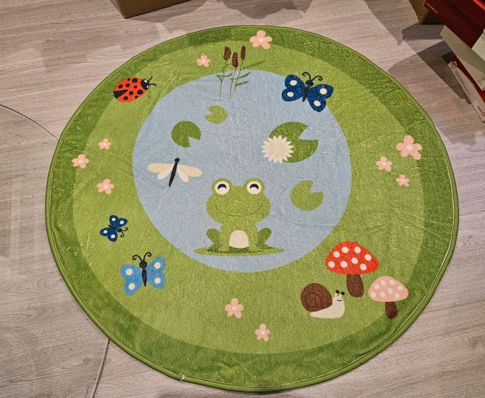 Spielteppich Kinderteppich Frosch rund 100 cm guter Zustand in Römhild