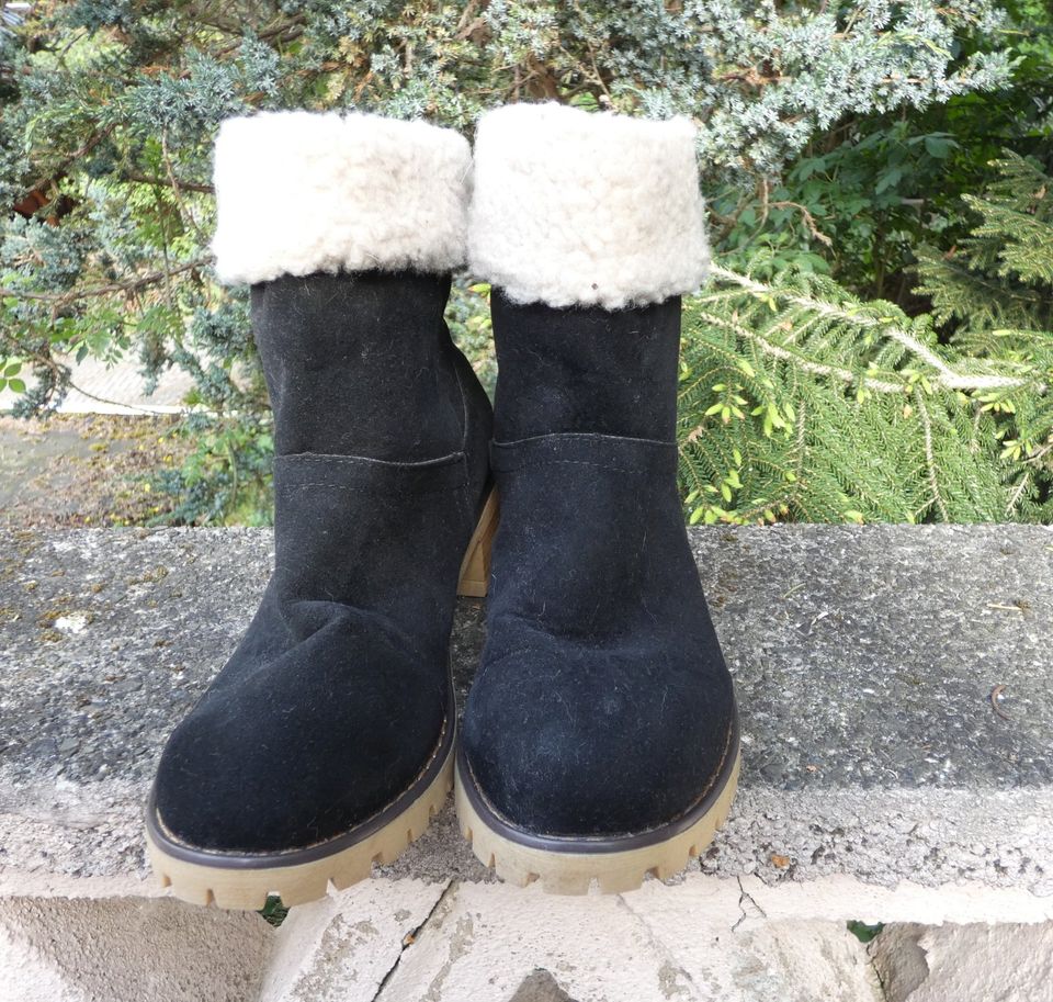 Damen Winterstiefel Schuhe Boots Größe 42 Wildleder kaum getragen in Chemnitz