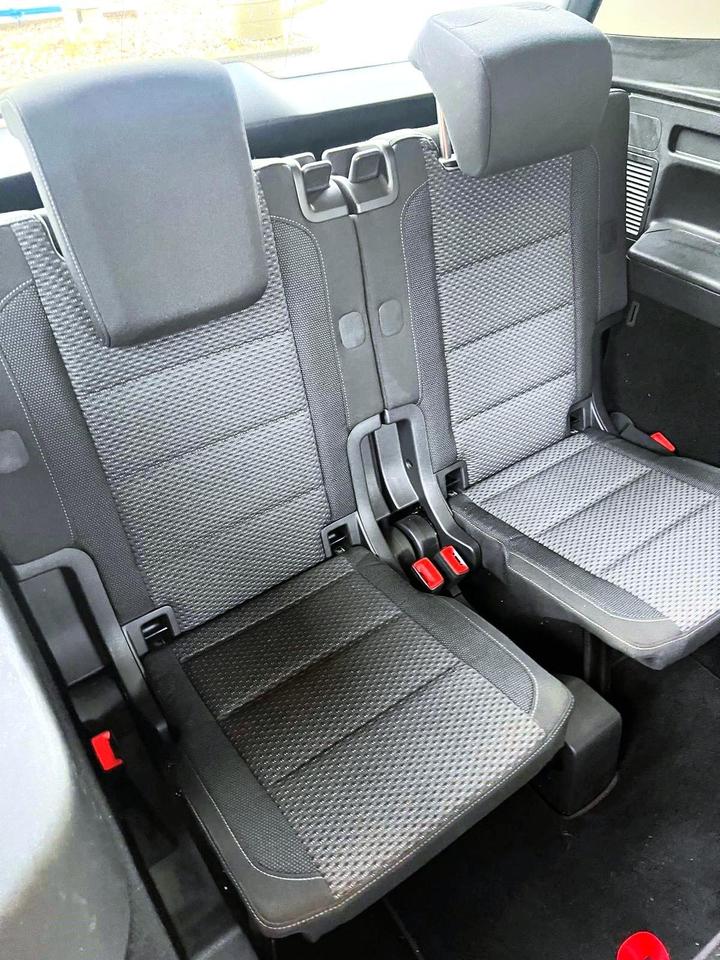 VW Touran 1,6 TDI SCR  BMT  Comfortline 7 Sitzer Start-Stopp in Arnstadt