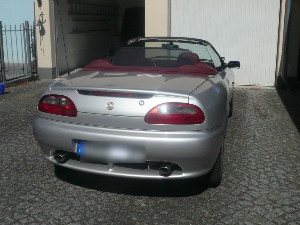 Cabrio MG MGF in Bergkirchen