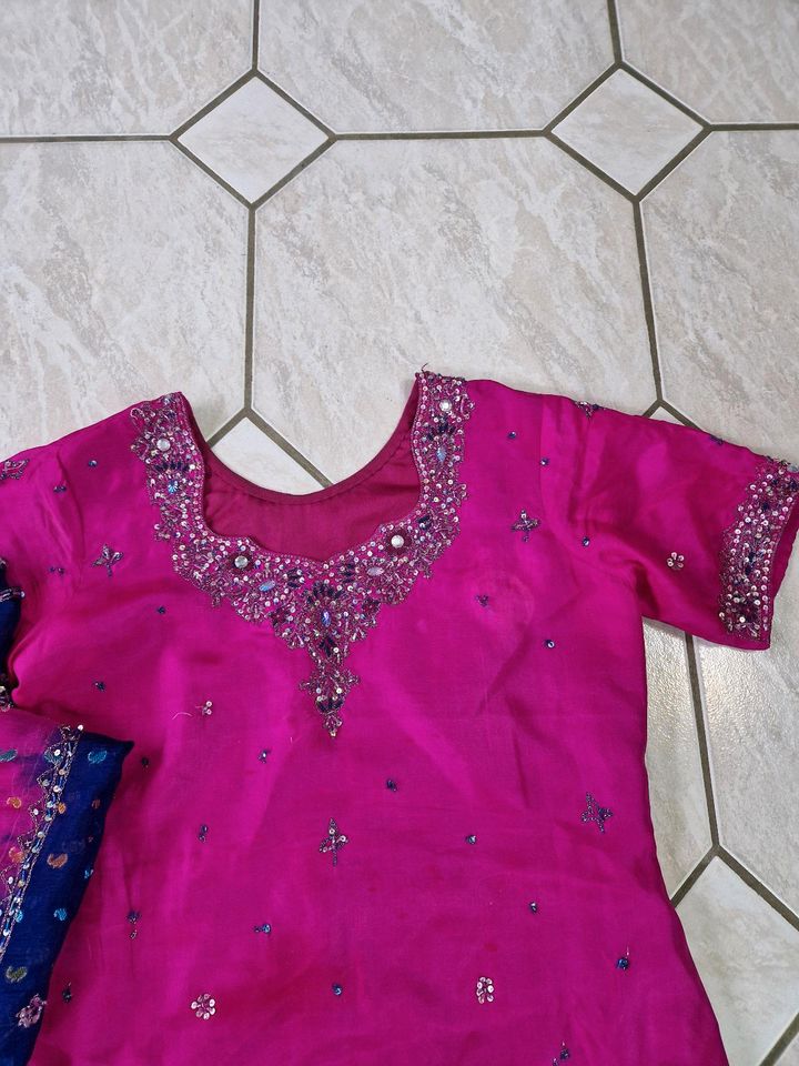 Bollywood kleid Pakistanische Kleider M/L in Gießen