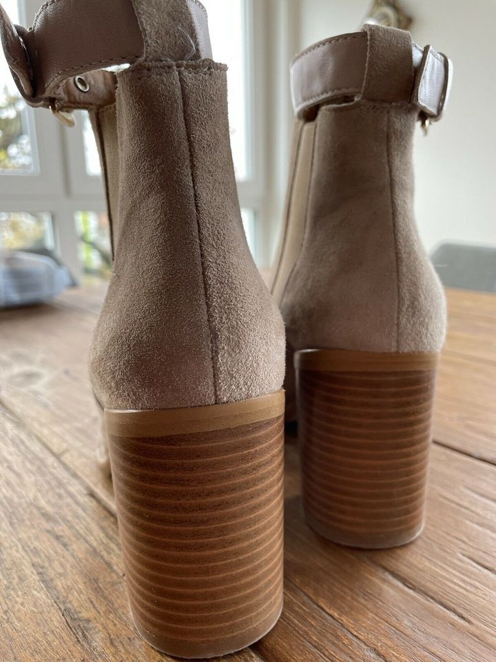 KURT GEIGER Stiefeletten!Creme!ungetragen!Gr.39 in Bietigheim-Bissingen