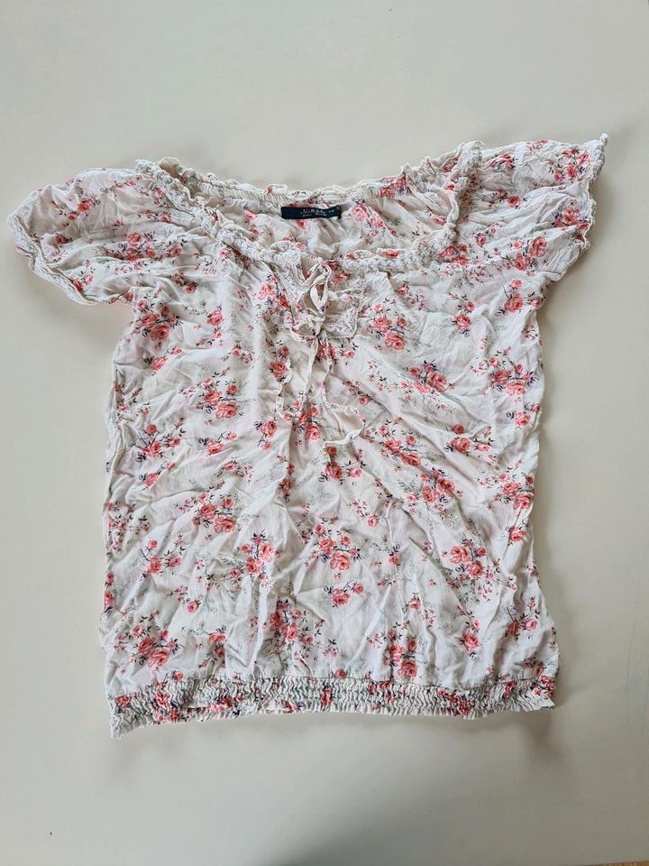 Bluse Shirt Blume Größe 36 in Borgentreich