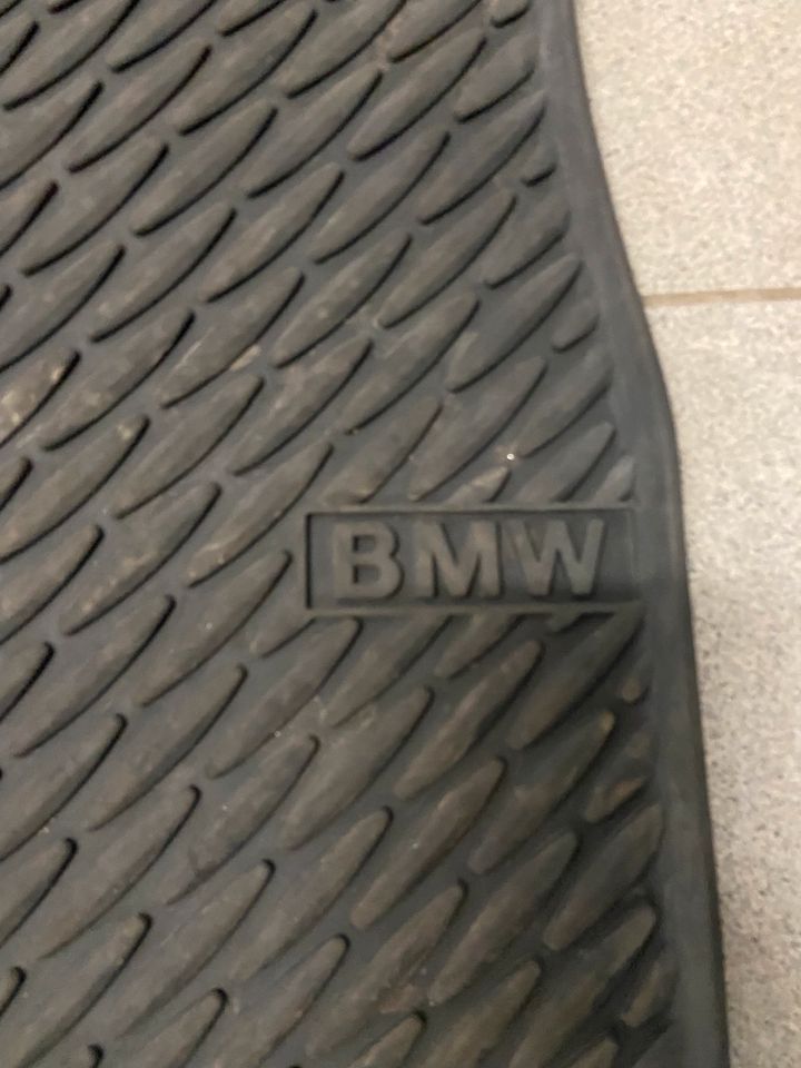 BMW F10 F11 Fußmatten Gummi Gummifußmatten Winter in Neutraubling