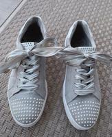 Hellgraue süße Plateau Sneakers mit Perlen vorne + Satinschleife Nordrhein-Westfalen - Overath Vorschau