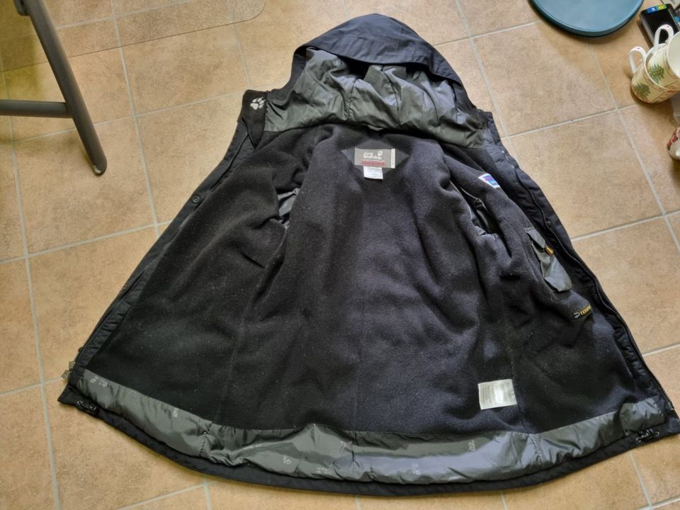 Jack Wolfskin schwarze Urban-Outdoor-Jacke mit Gürtel Gr.L in Herschbach