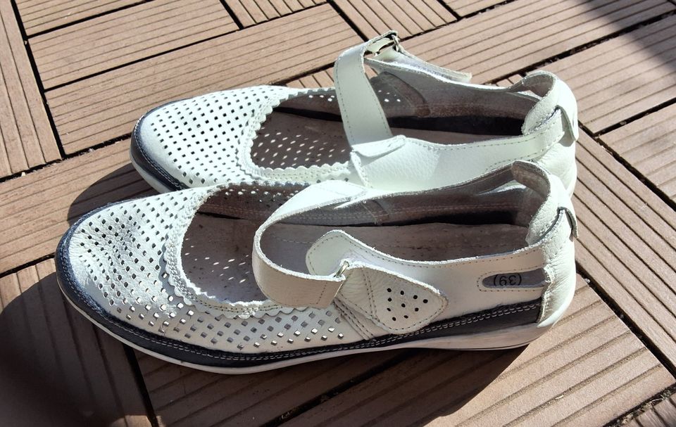 Sommerschuhe Größe 39 in Leipzig