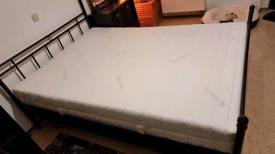 Federkern Matratze 140 x 200 mit Topper, neu in Floß