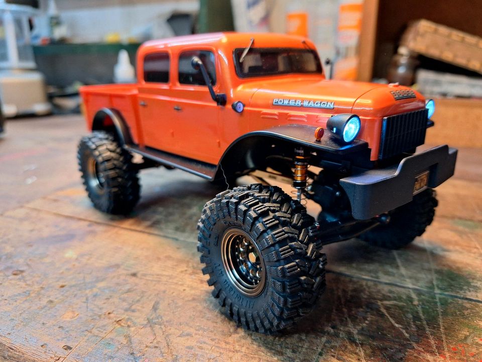 RC Axial Power Wagon 1/24 in Lübeck