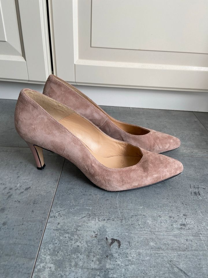 Pumps Wildleder Gr. 41 Rosé nude SANDRA MORALES in Oberursel (Taunus)