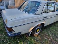 Mercedes 200 D Modell W 123 München - Allach-Untermenzing Vorschau