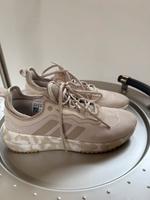 Adidas Fukasa Run Sneaker NEUTRAL Damen beige 39 1/3 NEUW Nordrhein-Westfalen - Viersen Vorschau
