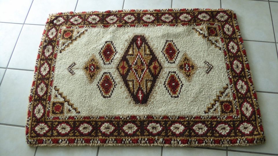 Handgeknüpfter Teppich mit bunten Mustern 130 * 85 cm in Marl
