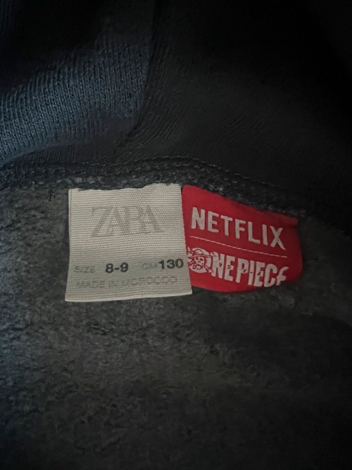 Zara Hoodie one Piece Gr 128 in München