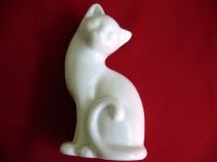 Katze - weißes Porzellankätzchen - Figur - 9,5 x 5,5 x 4 cm Berlin - Hellersdorf Vorschau