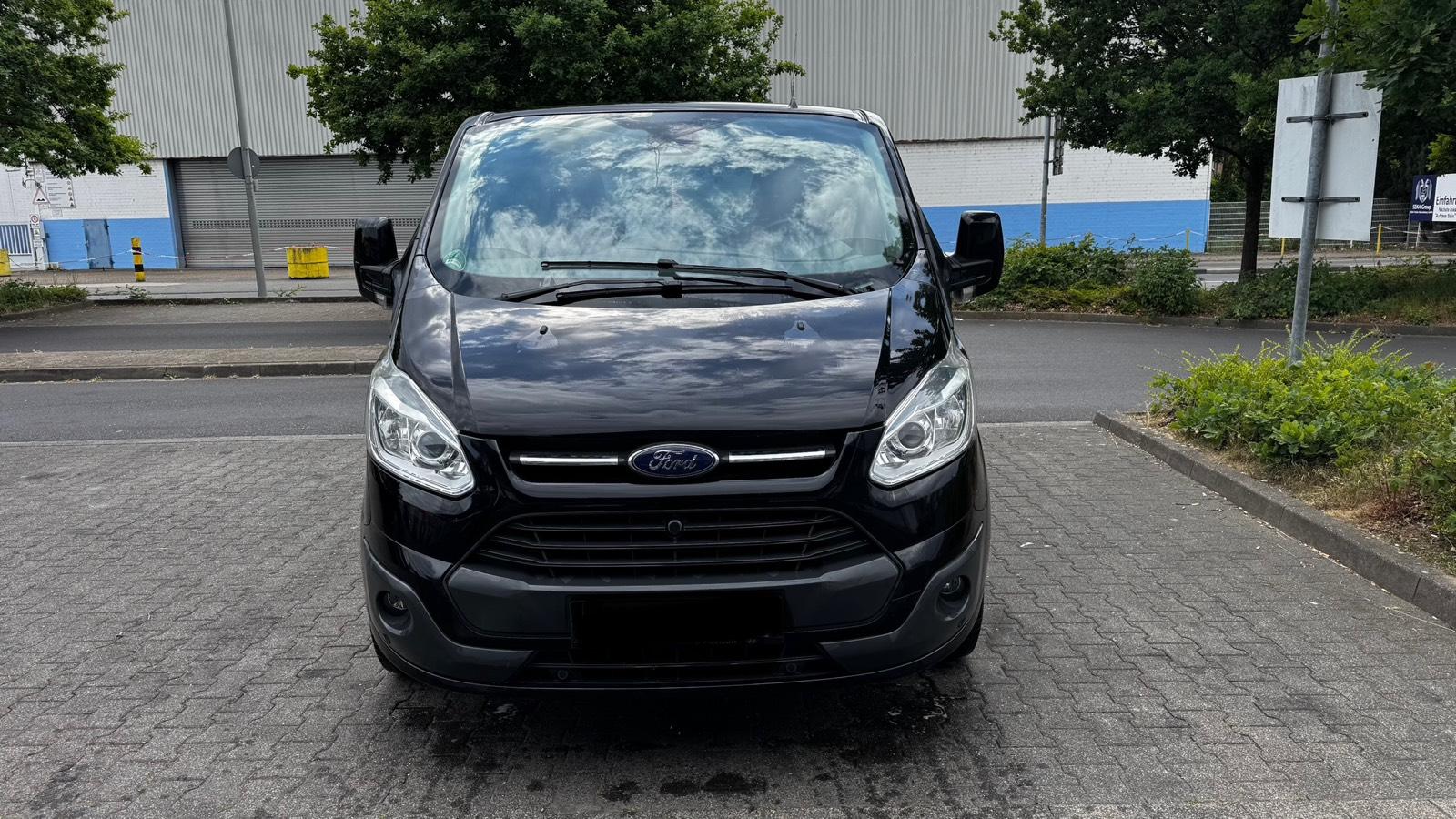 Abbildung des Autos Ford Tourneo Custom 8 Si…
