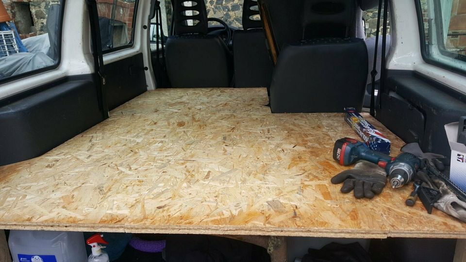 Fiat Scudo Jumpy Partner Wohnmobil Bett Holz Bretter ohne Beine in Felsberg