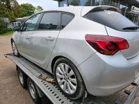 Opel Astra J Schlachtfest Ersatzteile Ausschlachten Niedersachsen - Westerwalsede Vorschau