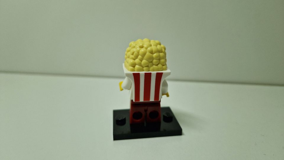 Lego Minifigur Popcornkostüm NEU Serie 23 Karneval in Hennef (Sieg)