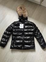 Moncler  Jacke zu verkaufen Nordrhein-Westfalen - Oberhausen Vorschau