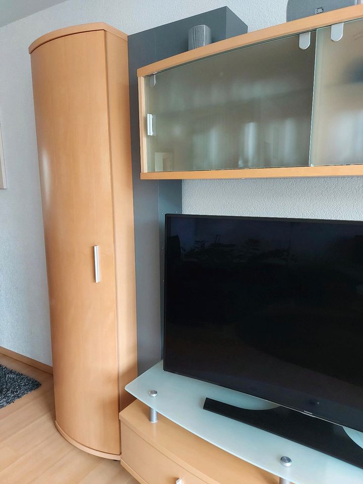 Anbauwand furniert Ahorn/Anthrazit mit TV Bühne in Weinheim