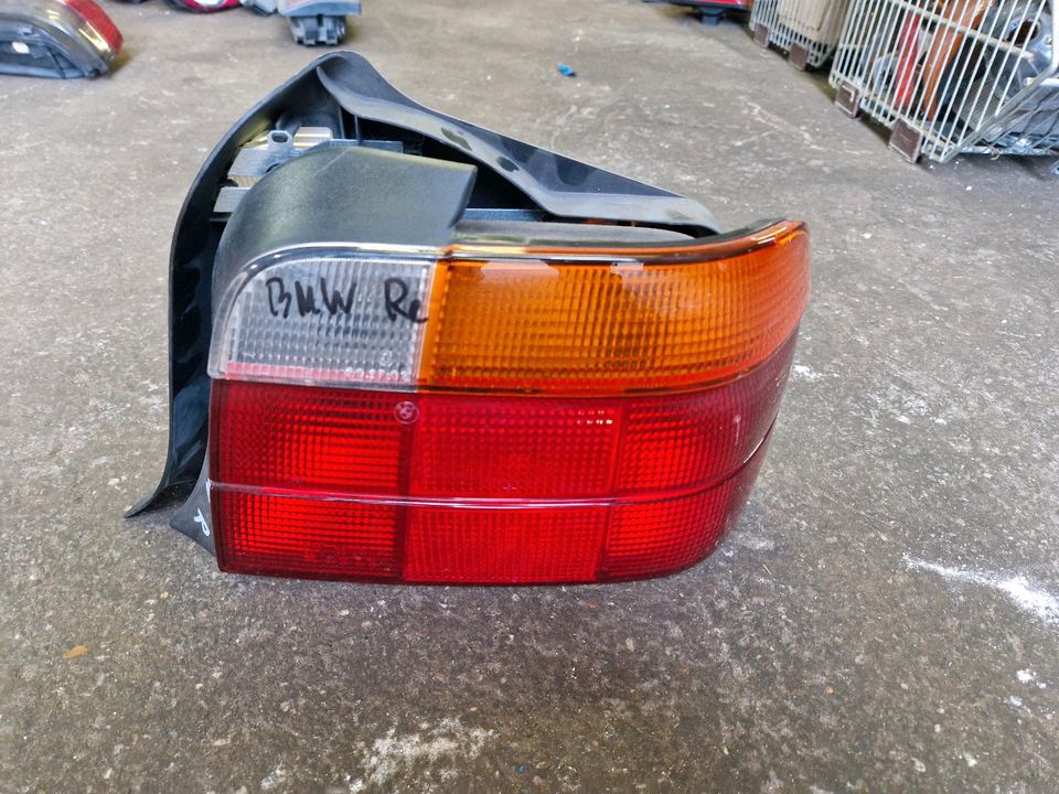 BMW E36 compakt rücklicht rechts in Leichlingen