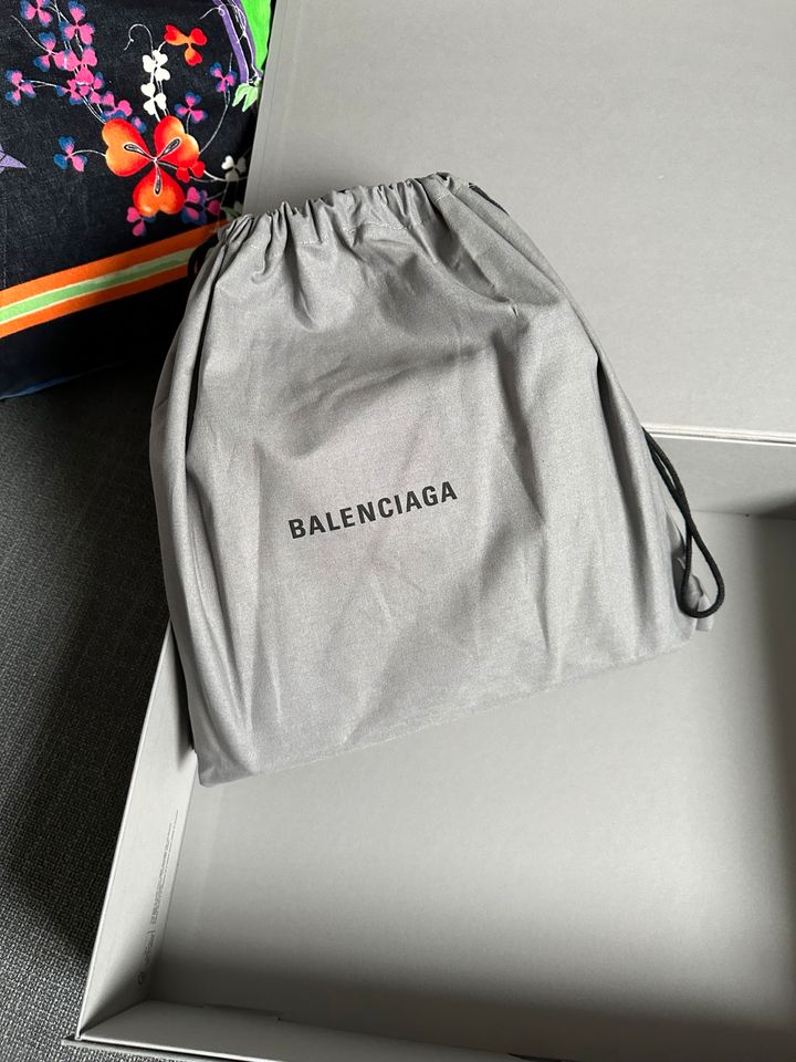 BALENCIAGA Cabas Navy XS Tasche Neu in Eisenach