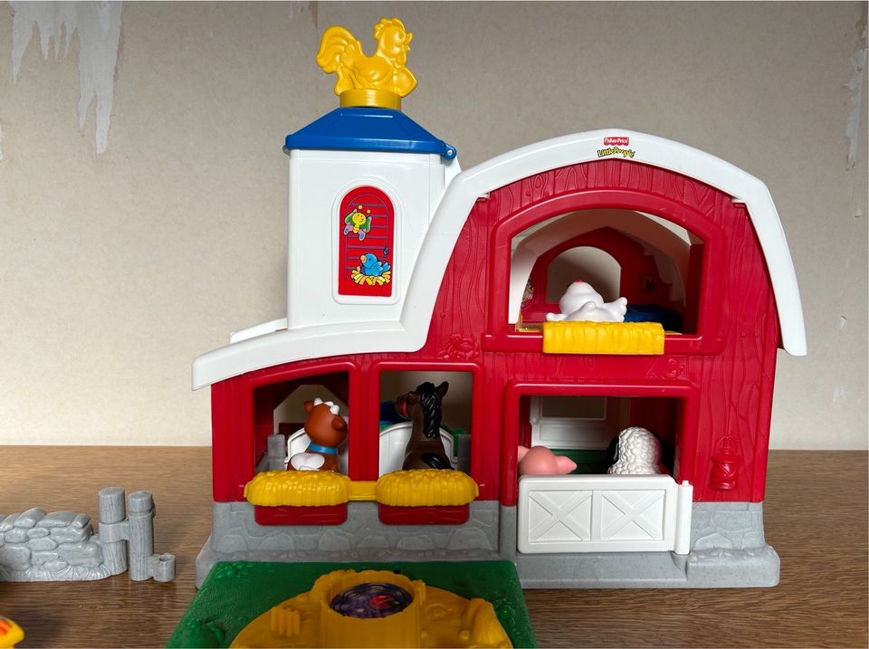 Fisher-Price Little People Bauernhof mit Tierstimmen in Frielendorf