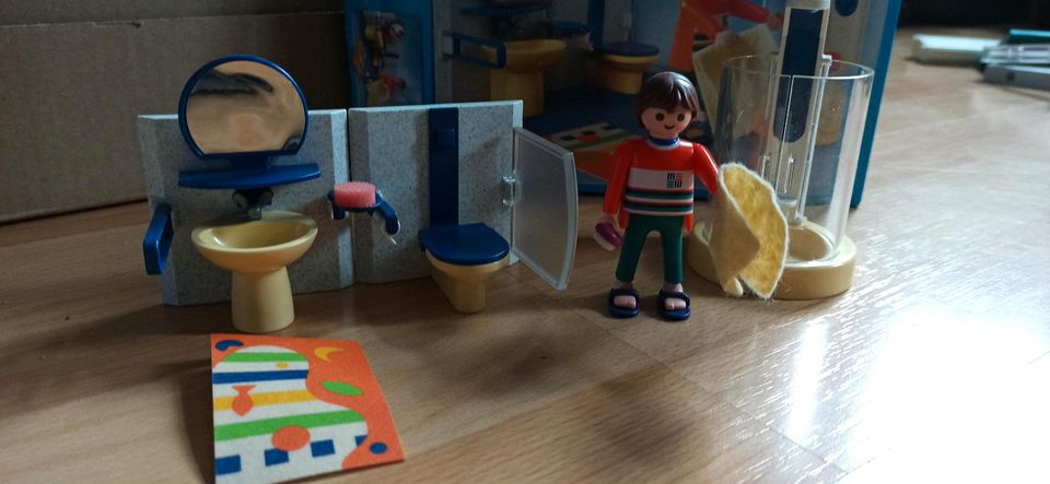 Playmobil 3969, Vater mit Badezimmer und 3206 Mutter mit Bügelbre in Erfurt