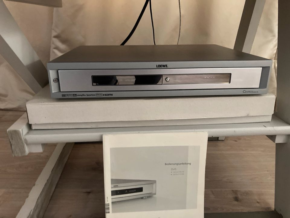 Fernseher Loewe Tv 37“ DR+ und DVD 2102 Hd und Wandhalter in Bargteheide