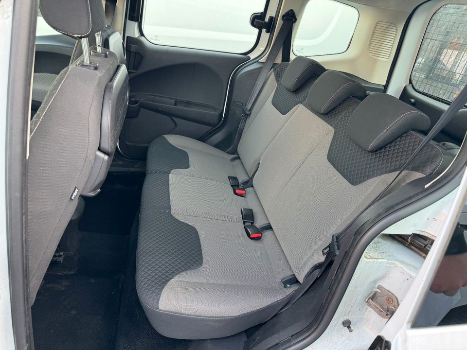 Ford Tourneo Courier Trend/ Klima/ 5-Sitzer/ Tempomat in Gachenbach