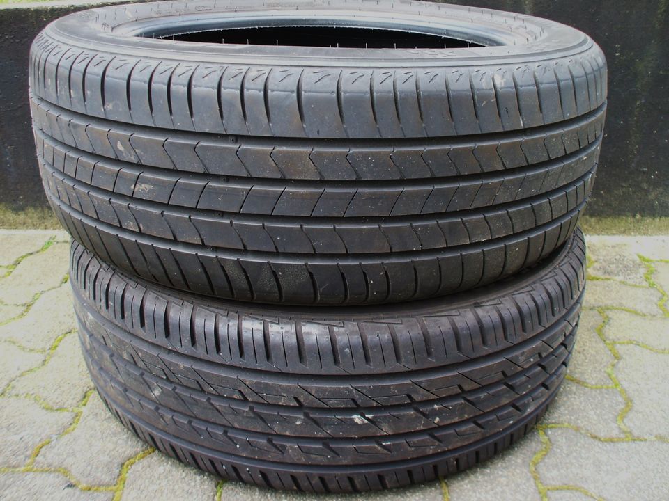 2 x 215/55R18 95H Kumho dot 0221 6,5mm in Hilchenbach